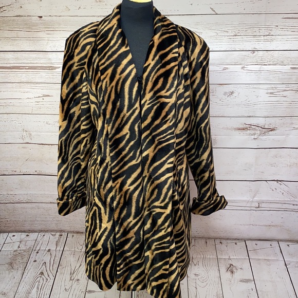 Cache Long Leopard Print Coat - Picture 12 of 12